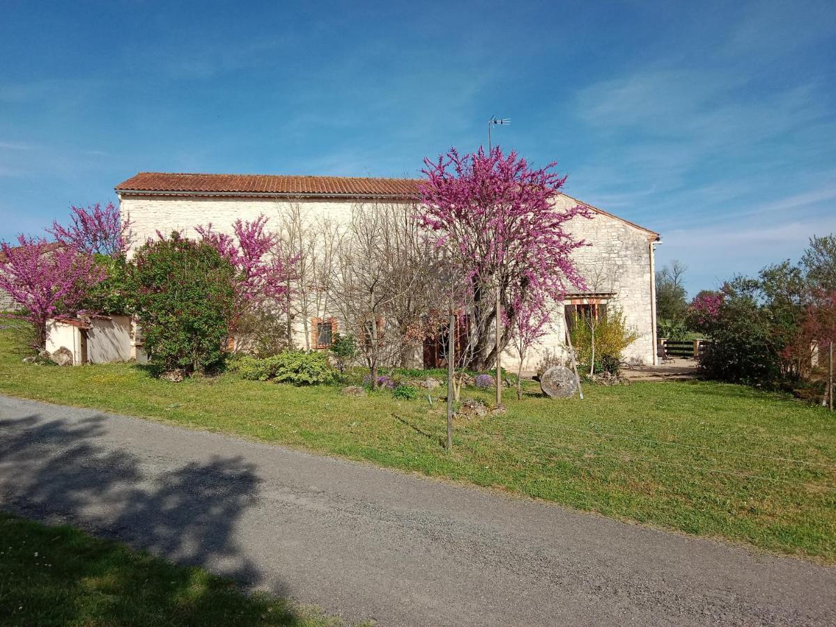 Chambre D'Hotes L'Hermione Bed & Breakfast Villeneuve-sur-Vere Exterior photo